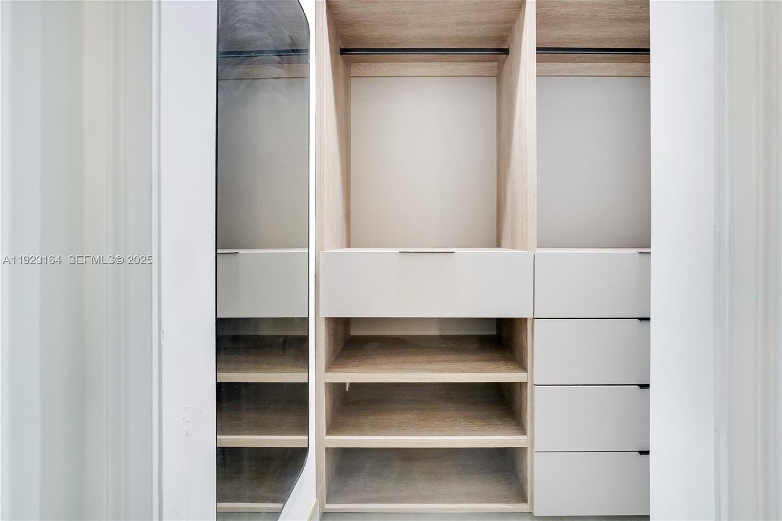 TREASURE ISLAND - Residential