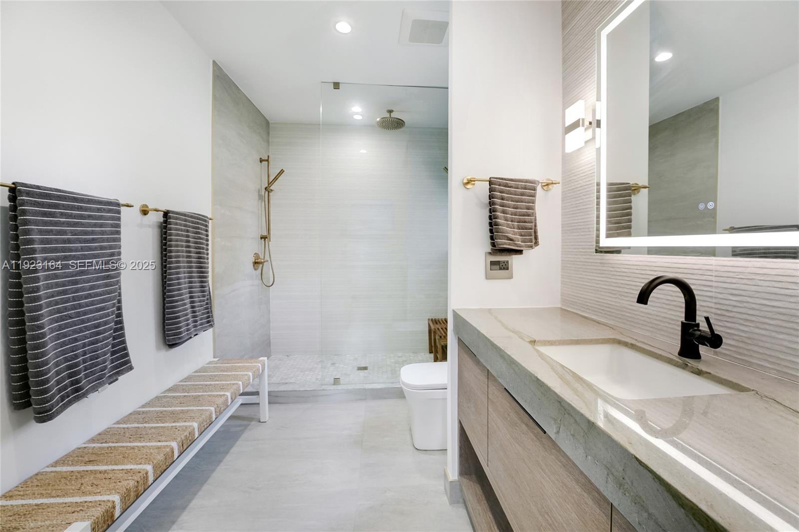 TREASURE ISLAND - Residential