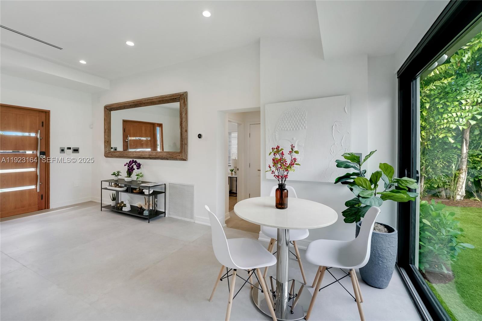 TREASURE ISLAND - Residential