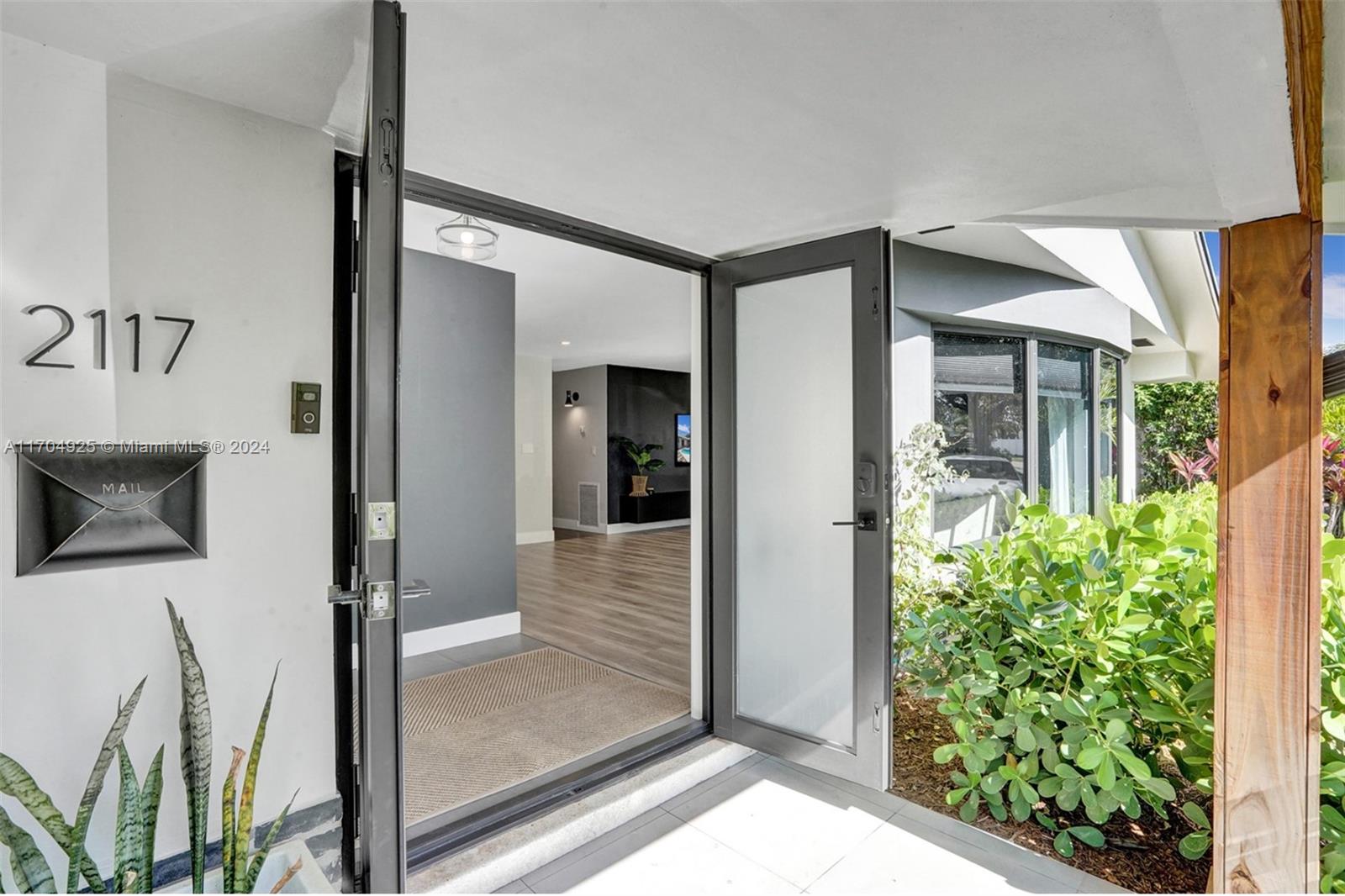 IMPERIAL POINT 1 SEC - Residential