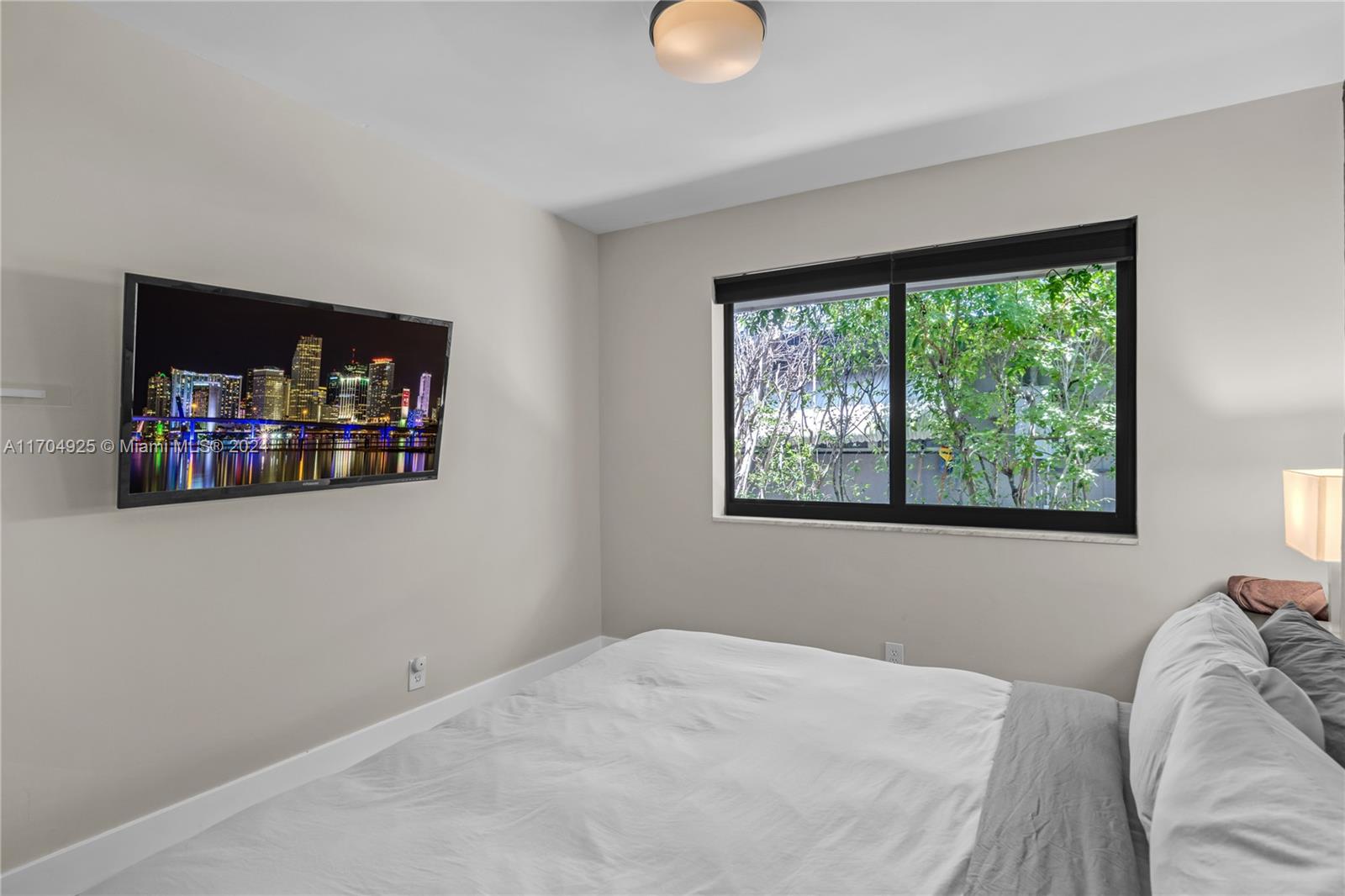 IMPERIAL POINT 1 SEC - Residential