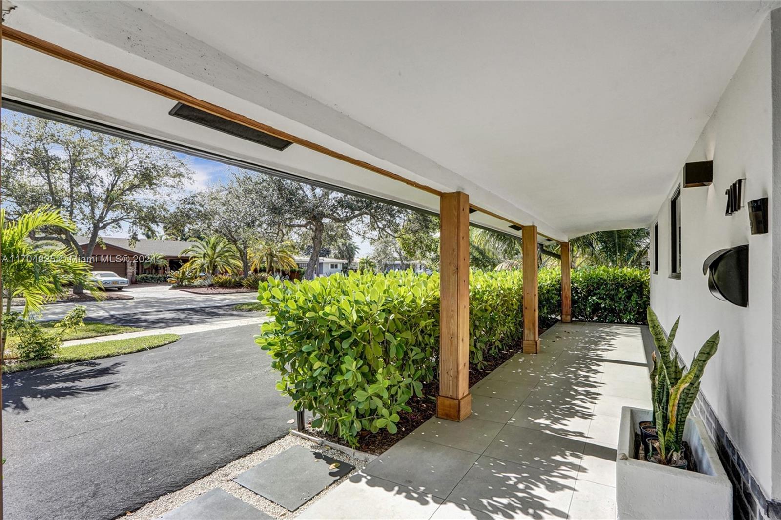 IMPERIAL POINT 1 SEC - Residential