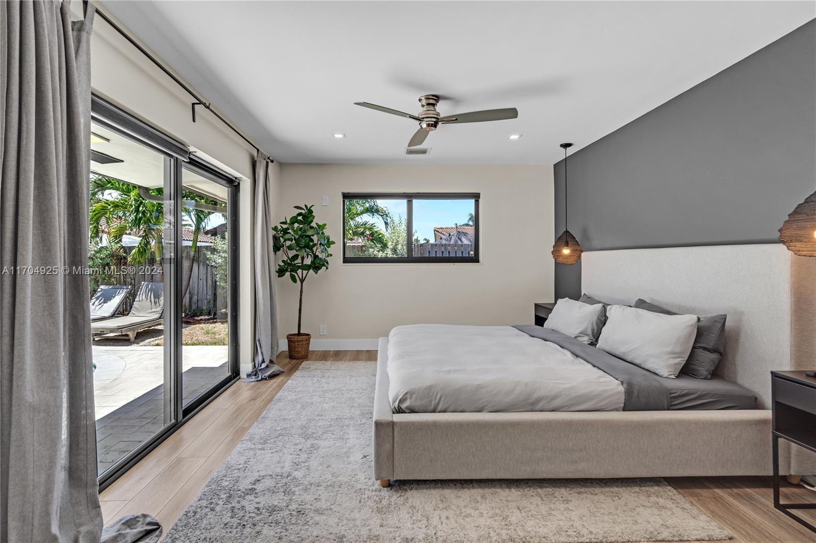 IMPERIAL POINT 1 SEC - Residential