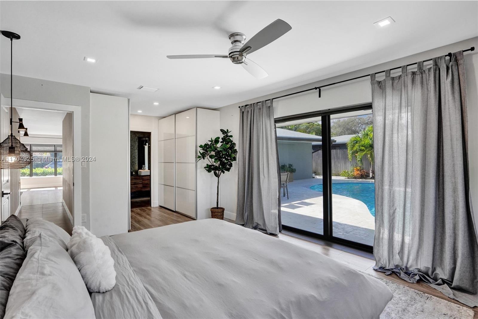 IMPERIAL POINT 1 SEC - Residential