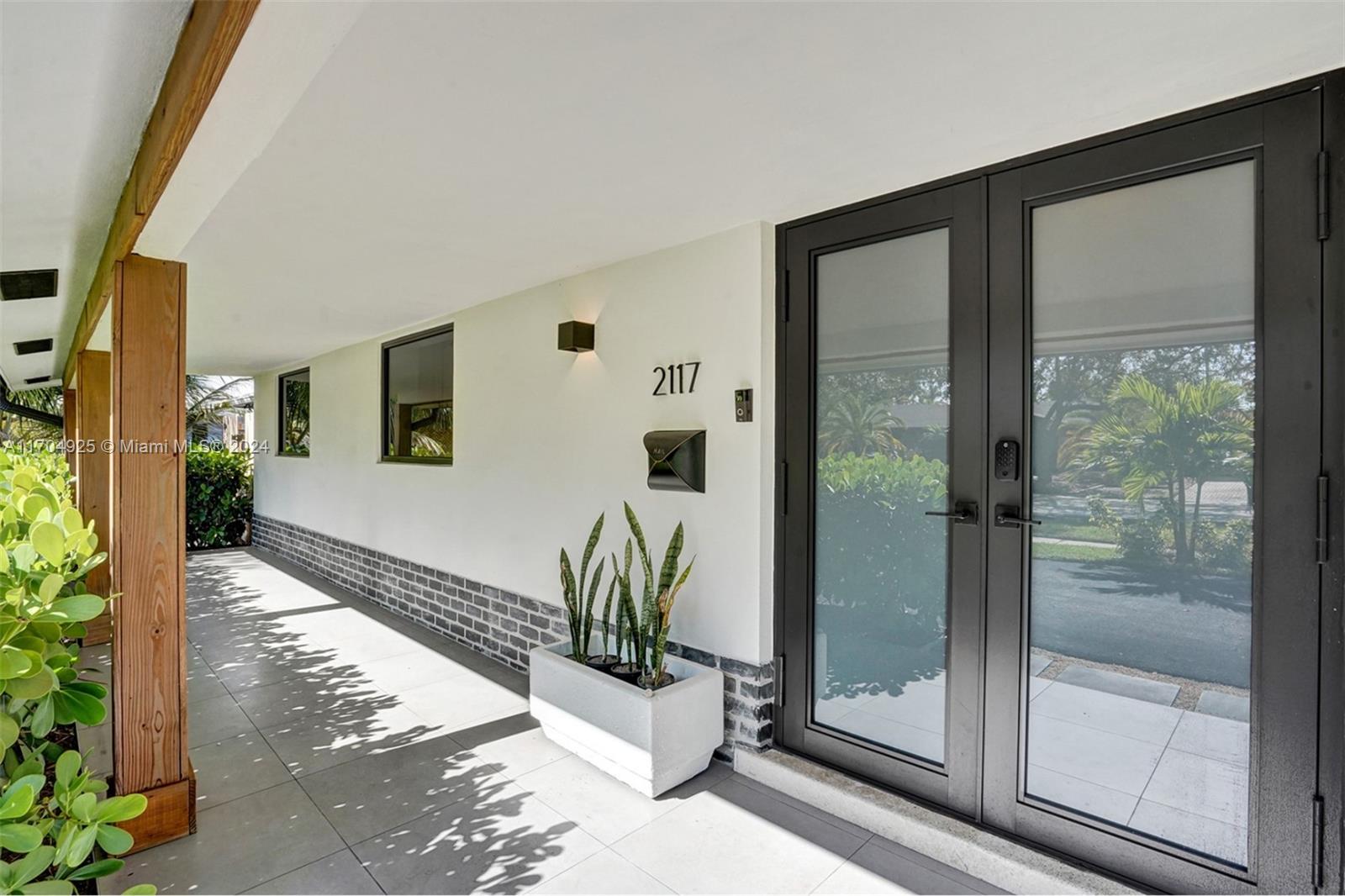 IMPERIAL POINT 1 SEC - Residential