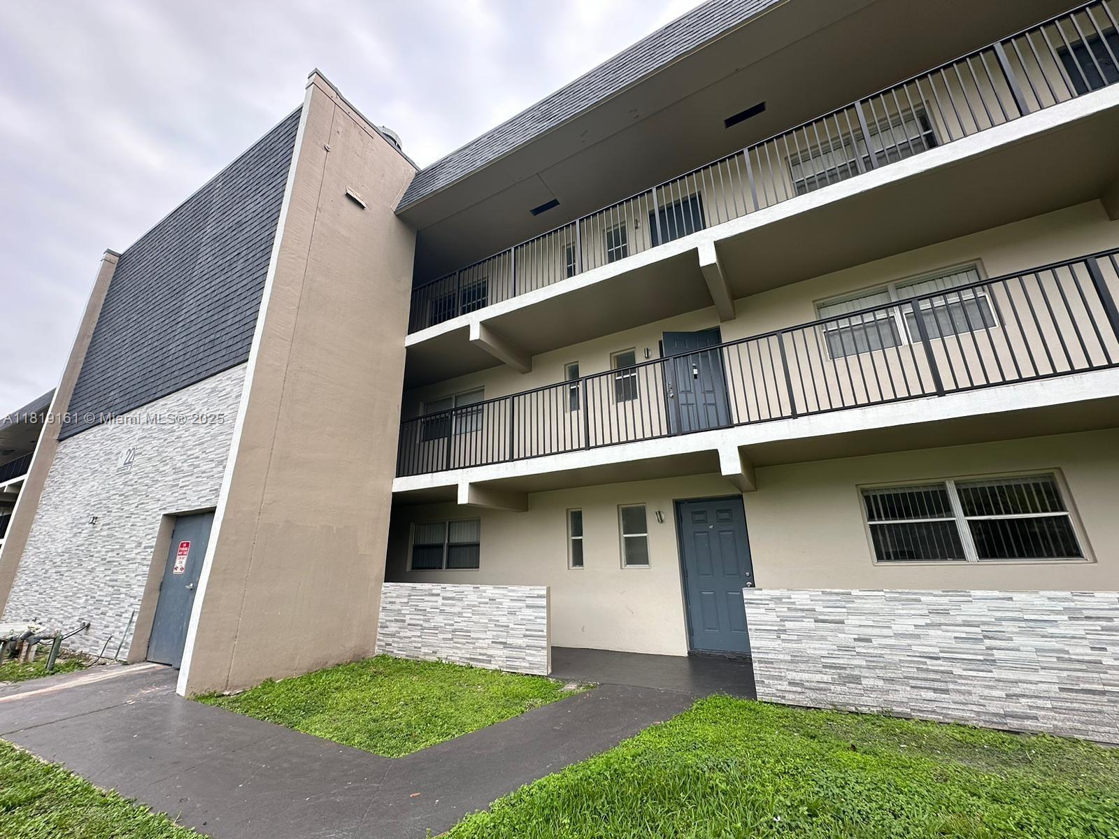 Rental Property at 8000 Fairview Dr 107, Tamarac, Broward County, Florida - Bedrooms: 1 
Bathrooms: 2  - $1,500 MO.