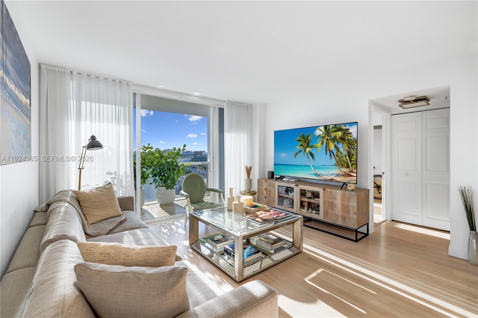 SUNSET HARBOUR SOUTH COND - Residential
