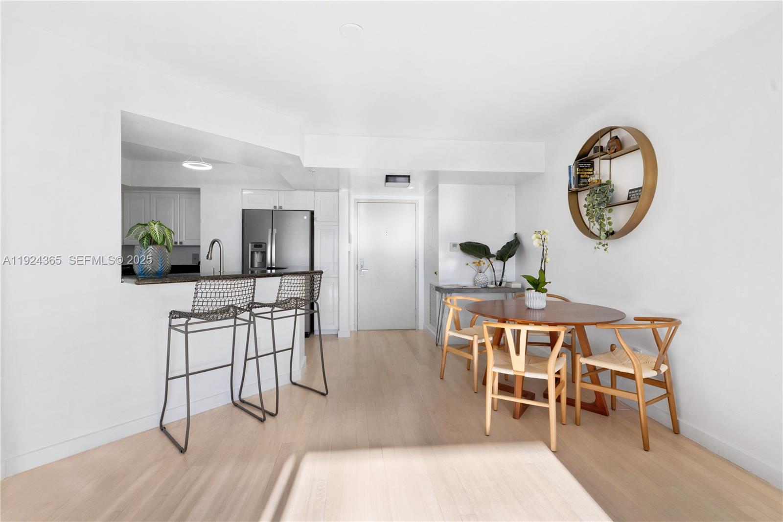 SUNSET HARBOUR SOUTH COND - Residential