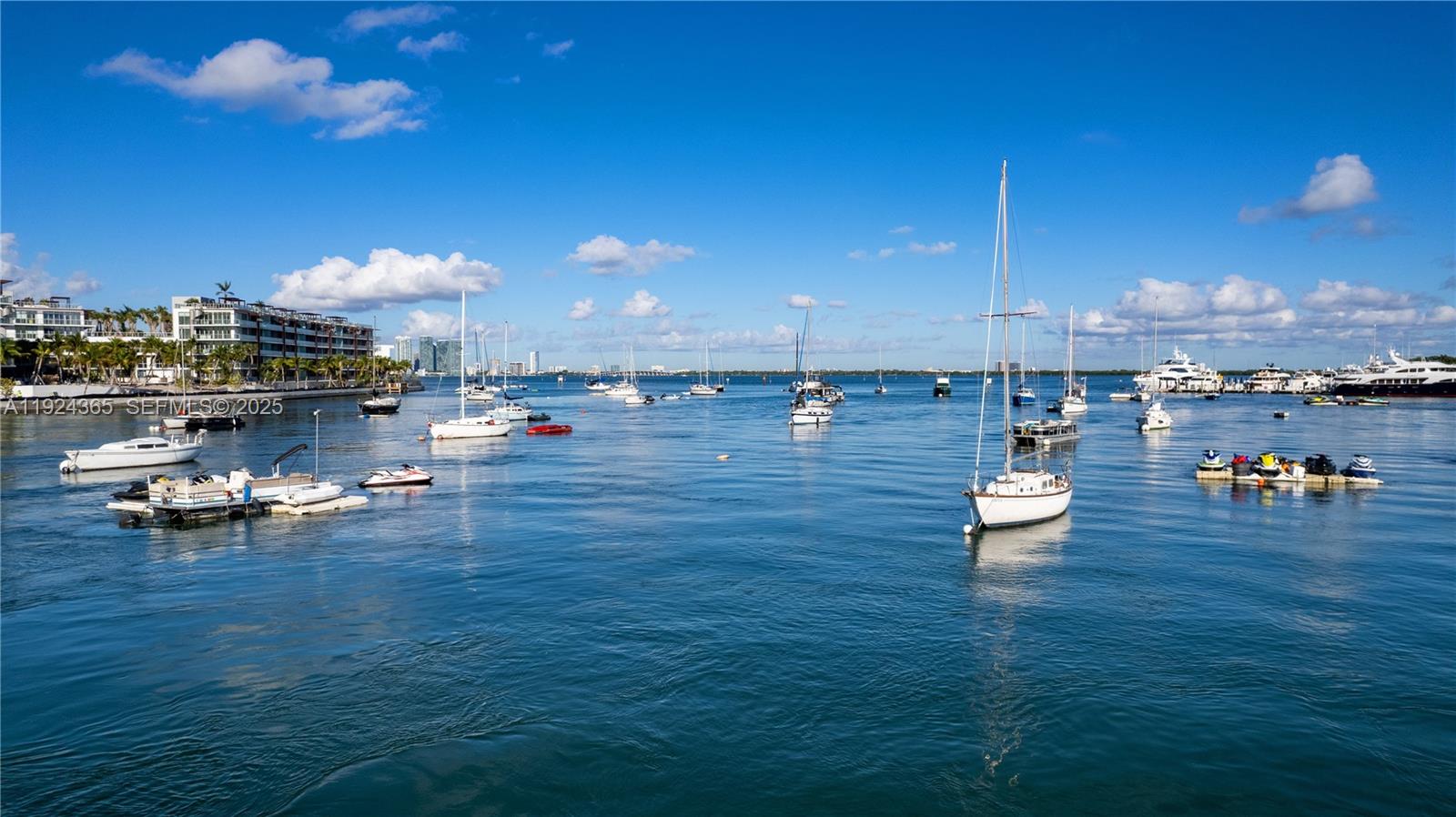 SUNSET HARBOUR SOUTH COND - Residential