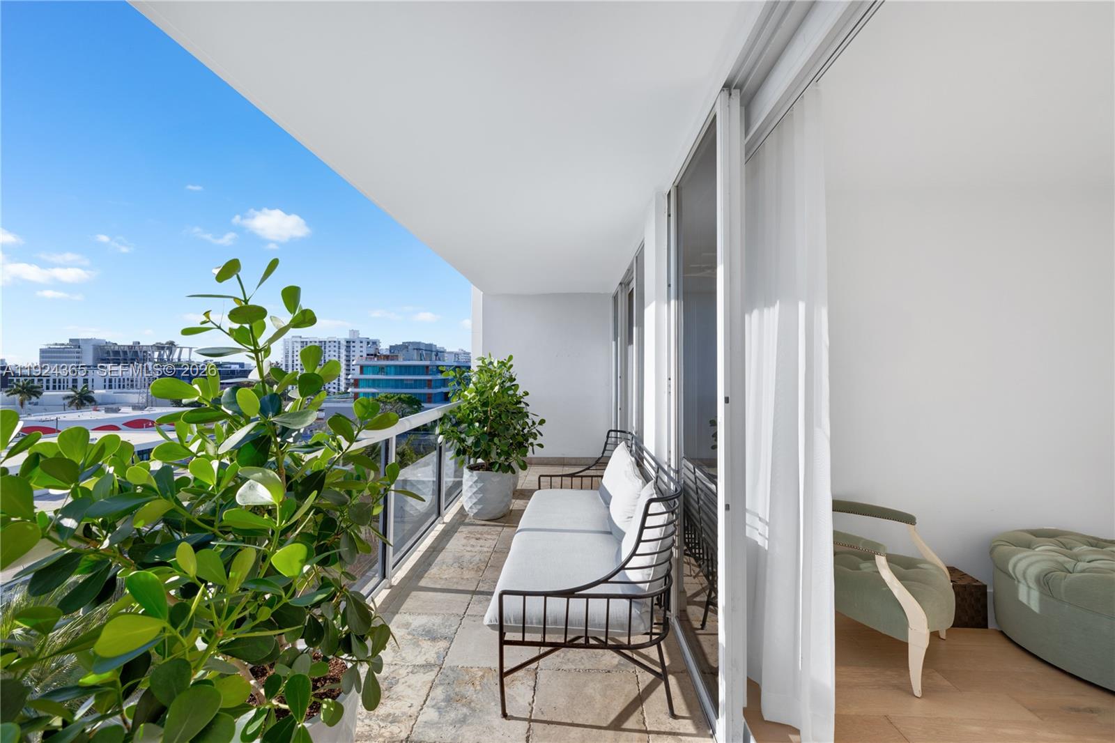 SUNSET HARBOUR SOUTH COND - Residential
