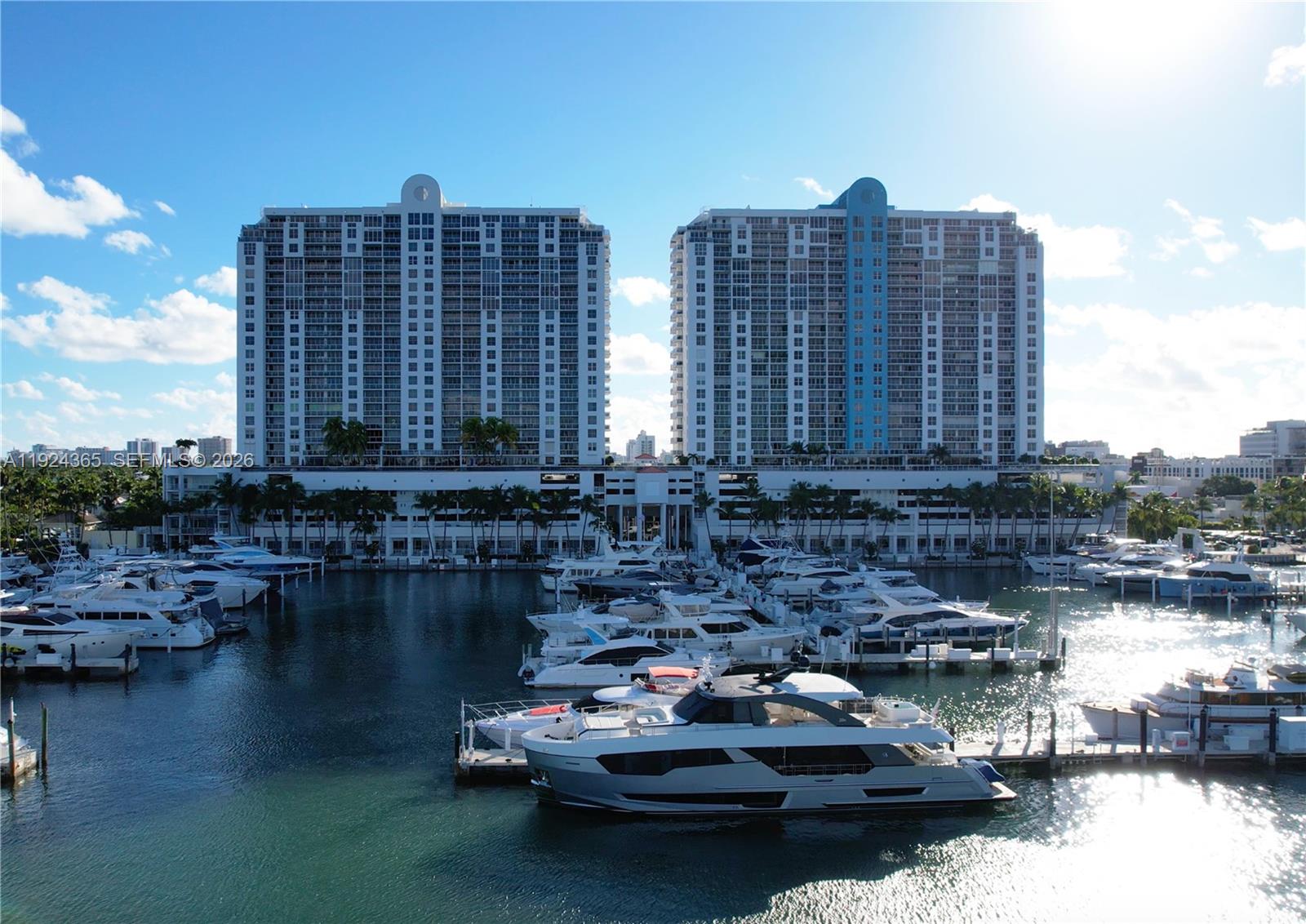 SUNSET HARBOUR SOUTH COND - Residential