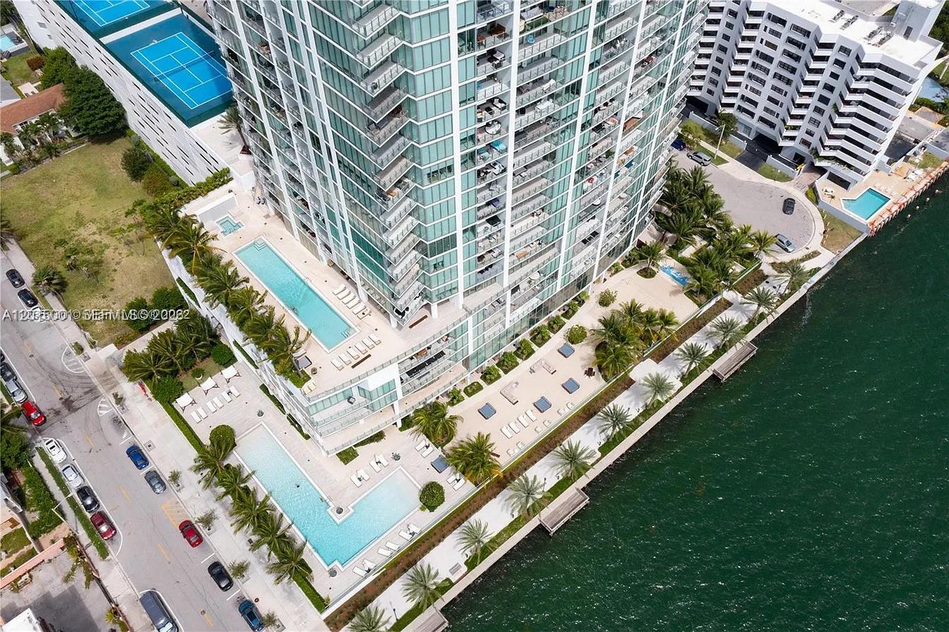 BISCAYNE BEACH CONDO - Residential