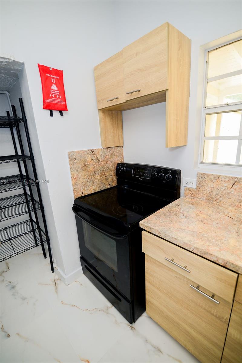 W MIAMI SHORES SEC B - Residential