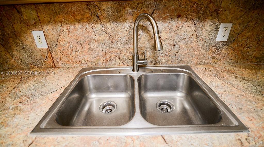 W MIAMI SHORES SEC B - Residential