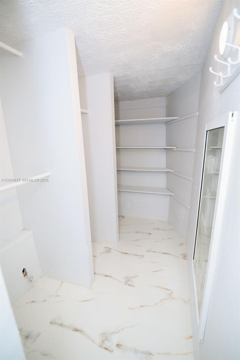 W MIAMI SHORES SEC B - Residential