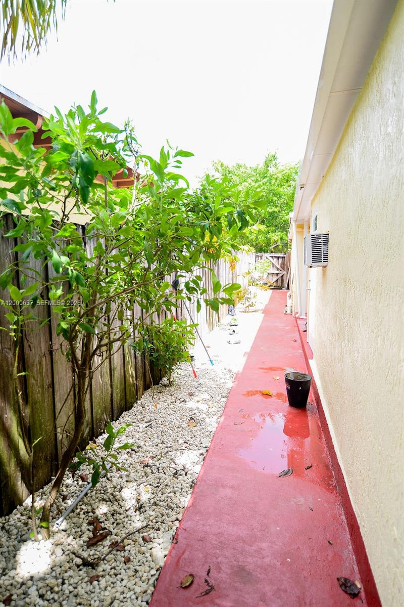 W MIAMI SHORES SEC B - Residential