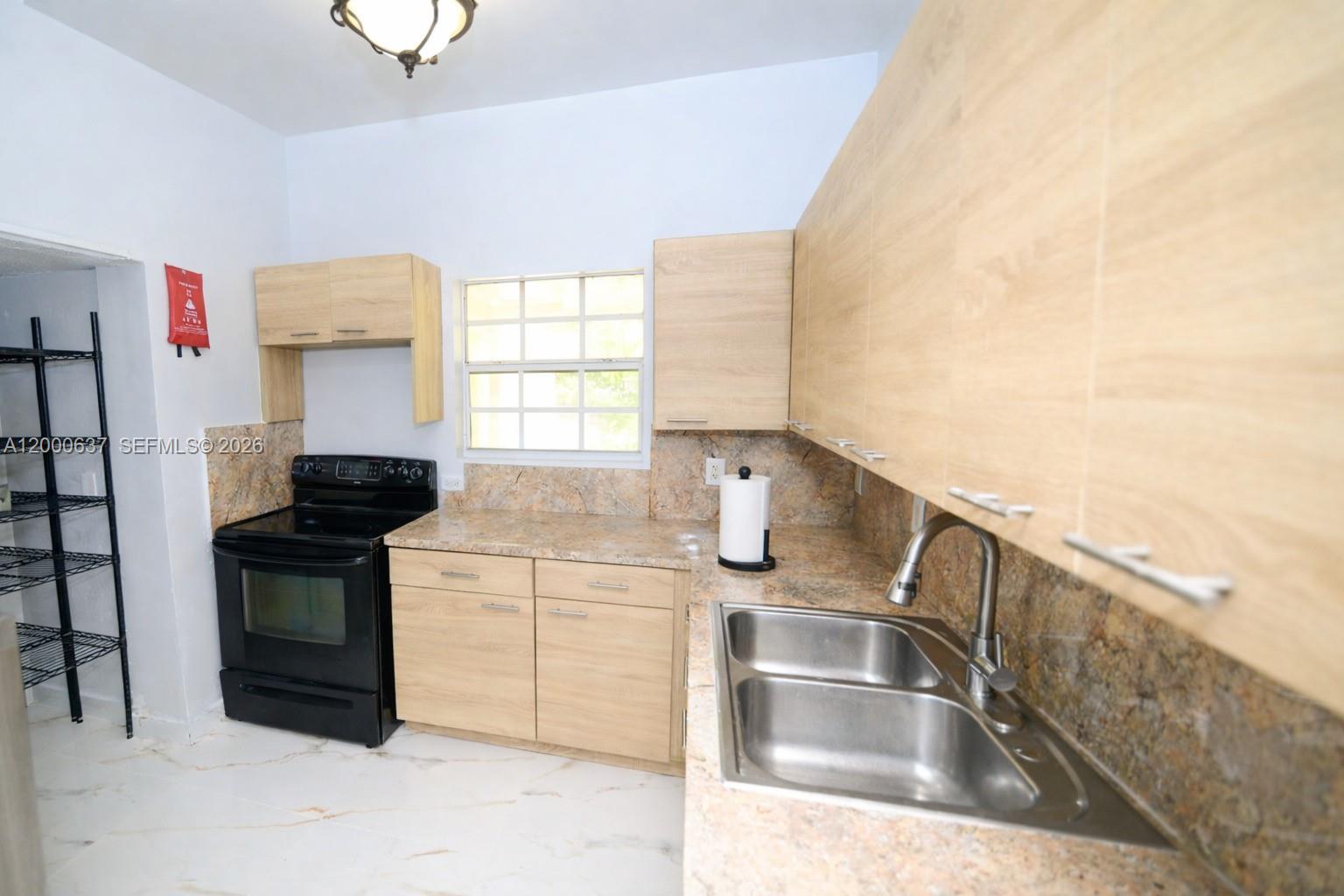 W MIAMI SHORES SEC B - Residential