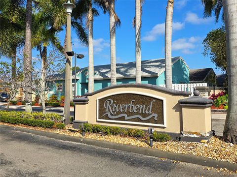216 W Riverbend Dr Sunrise FL 33326