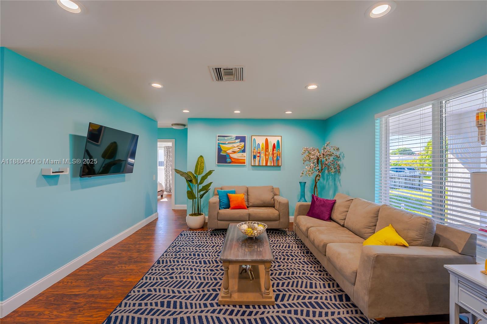 TROPICAL HAVEN - Residential