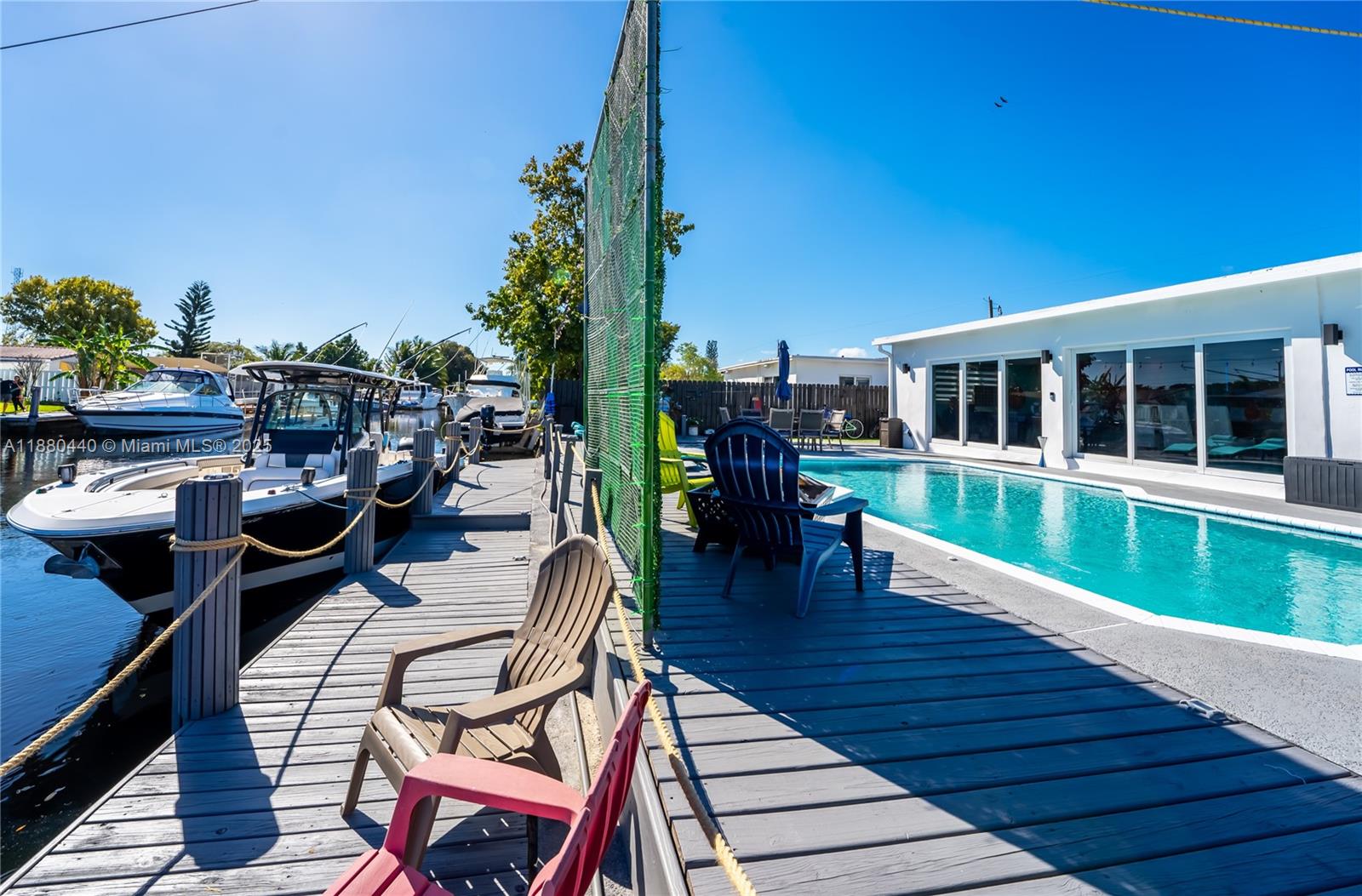 TROPICAL HAVEN - Residential