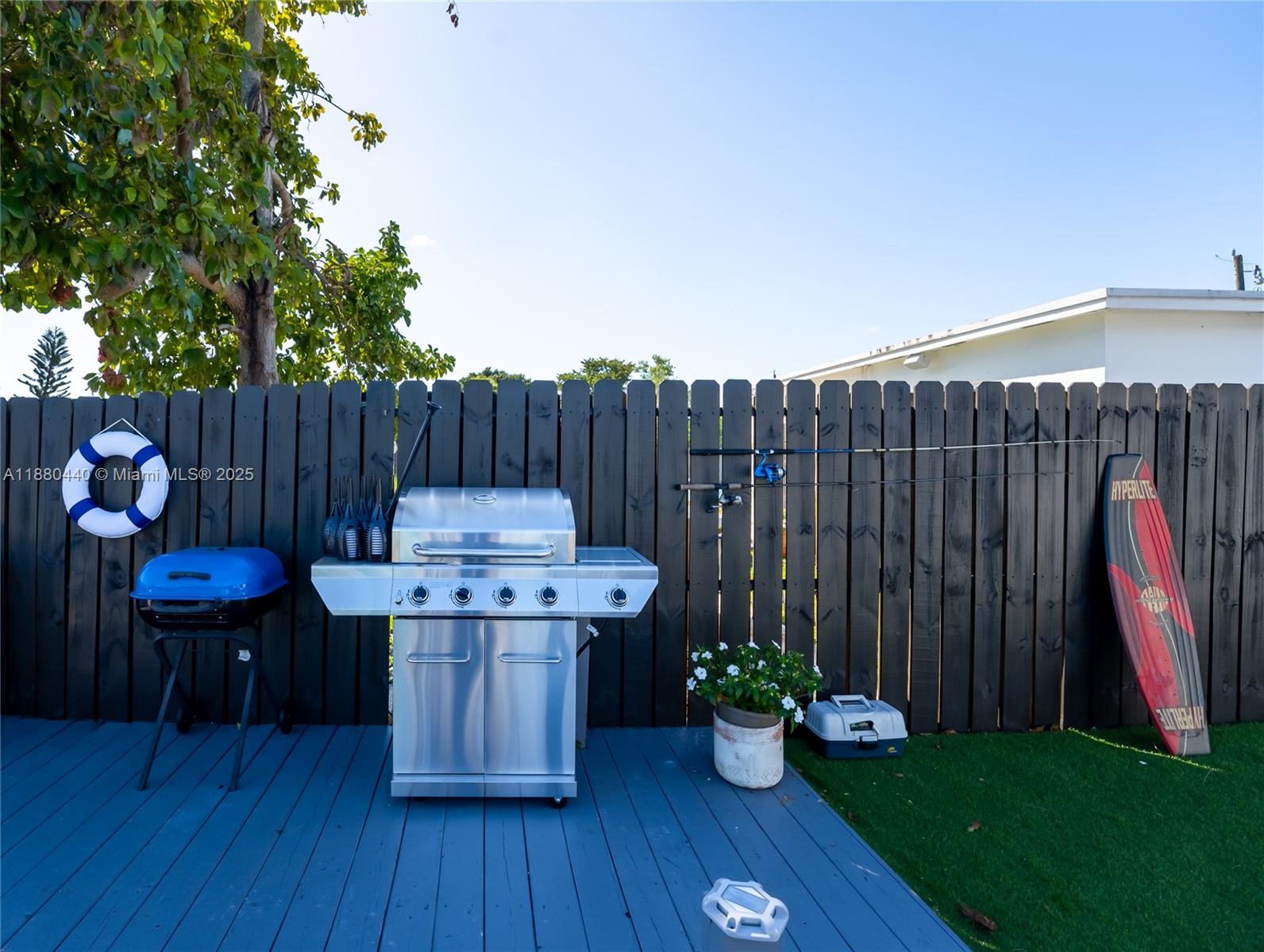 TROPICAL HAVEN - Residential