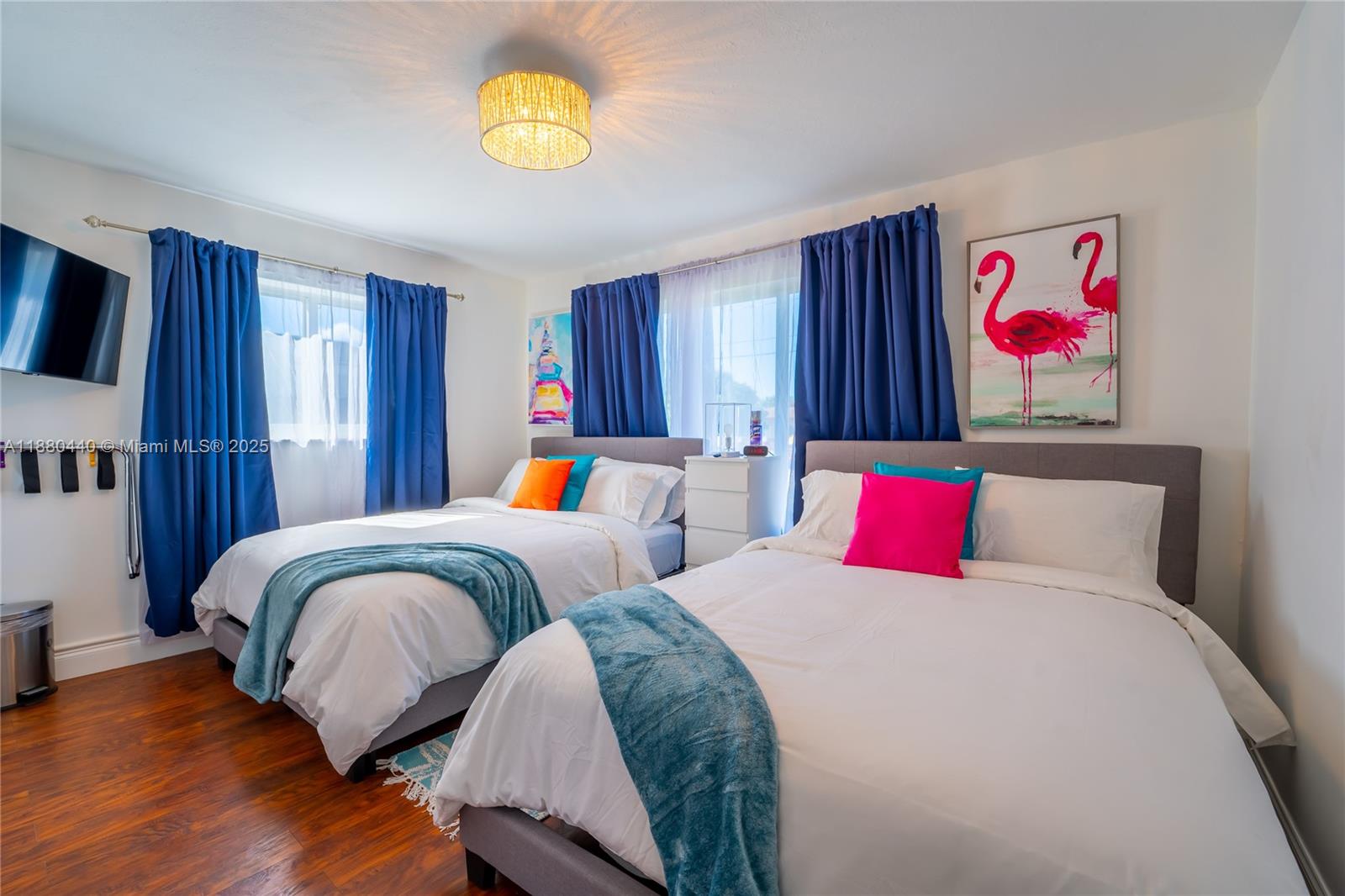 TROPICAL HAVEN - Residential