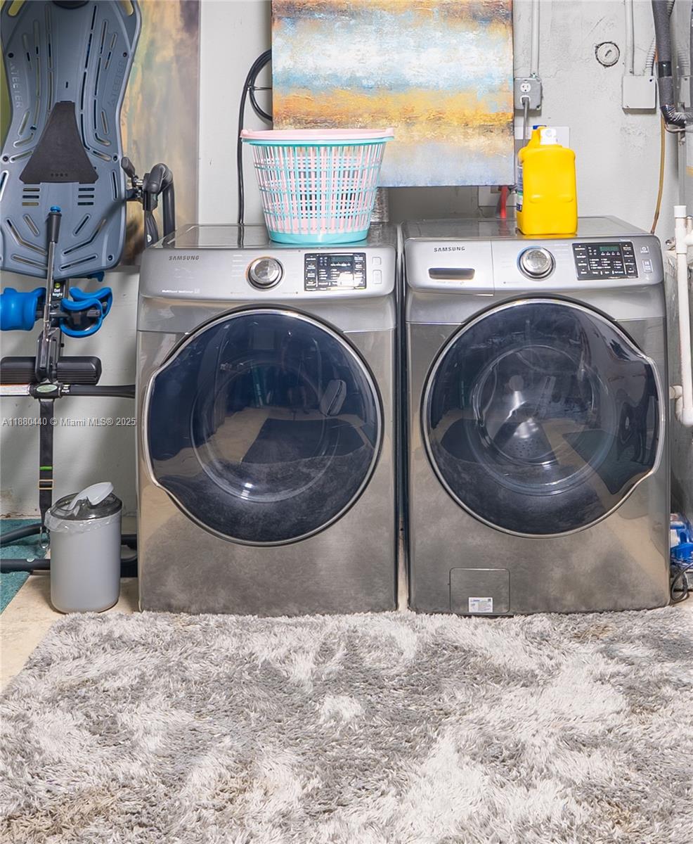 TROPICAL HAVEN - Residential