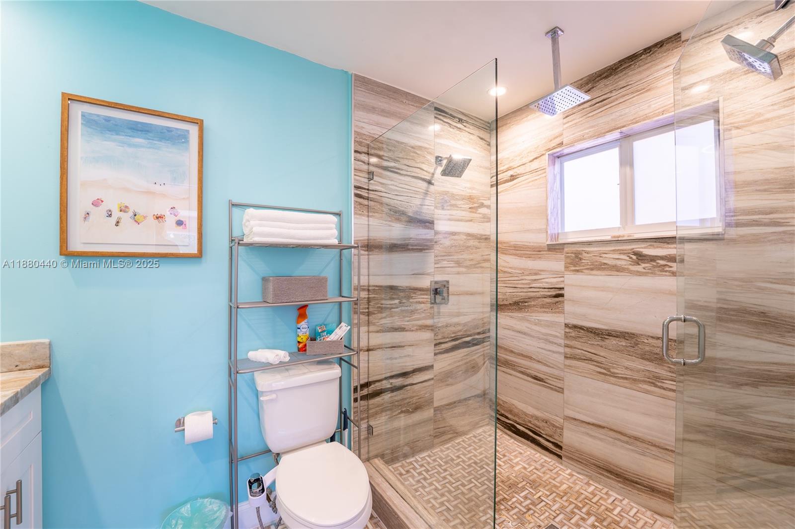 TROPICAL HAVEN - Residential