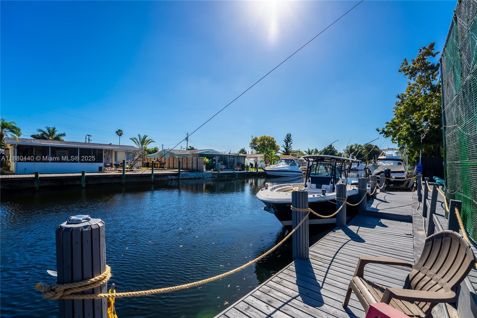 TROPICAL HAVEN - Residential