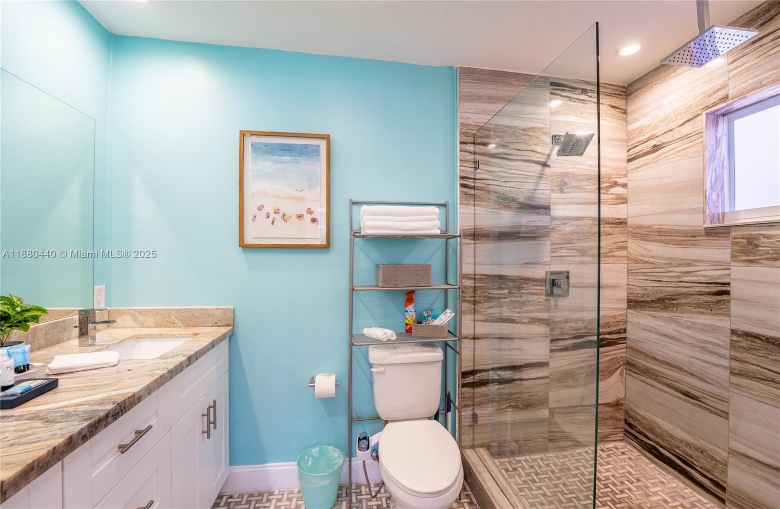 TROPICAL HAVEN - Residential