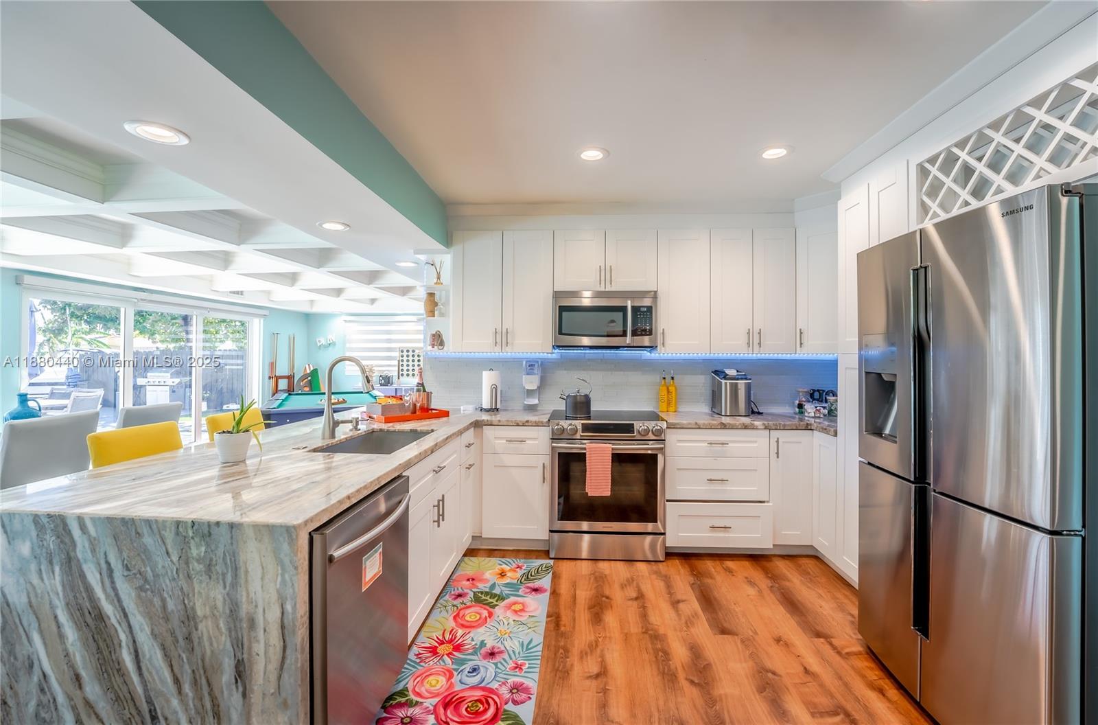 TROPICAL HAVEN - Residential