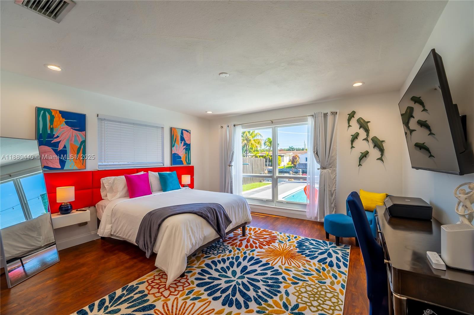 TROPICAL HAVEN - Residential