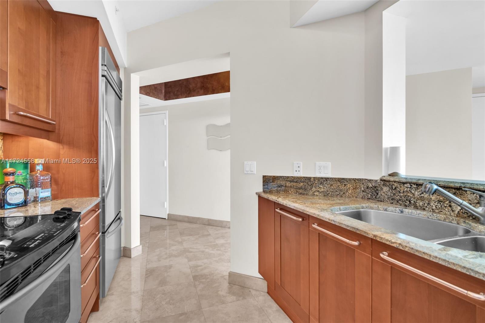 LAS OLAS RIVER HOUSE COND - Residential