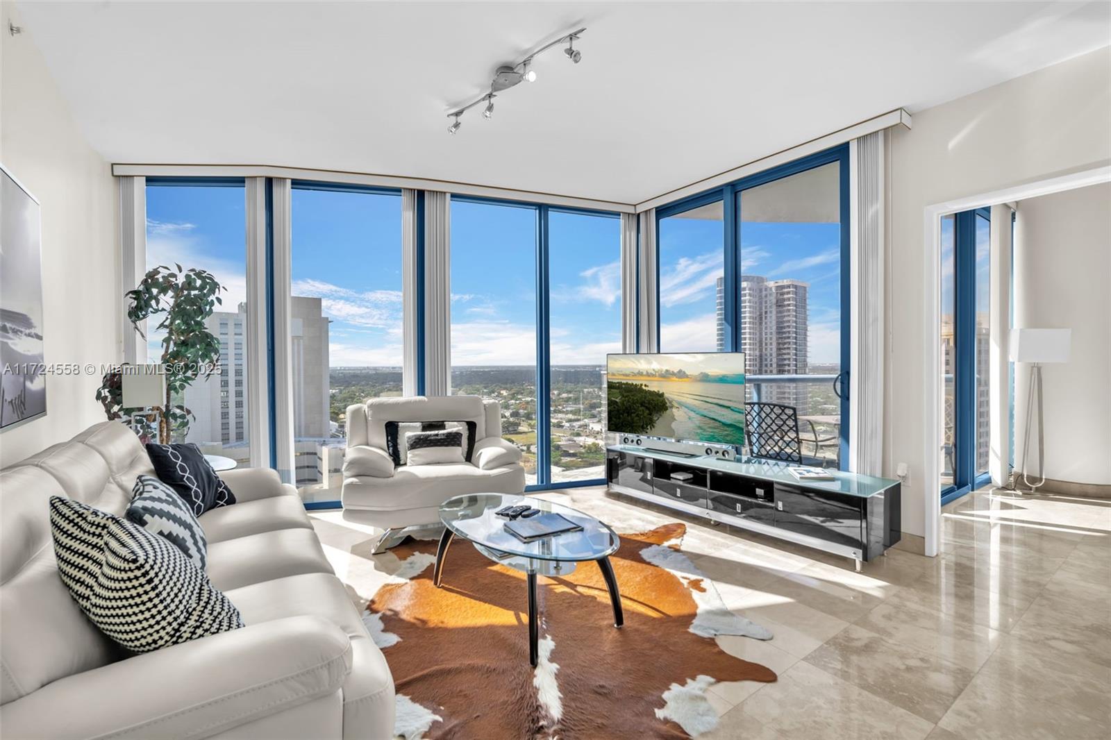 LAS OLAS RIVER HOUSE COND - Residential
