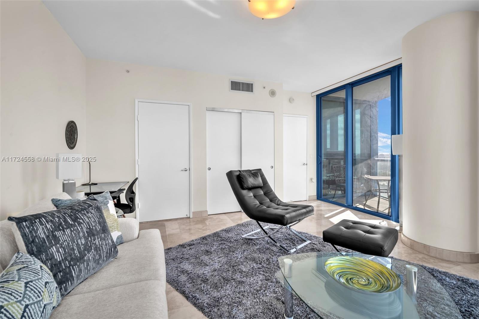 LAS OLAS RIVER HOUSE COND - Residential