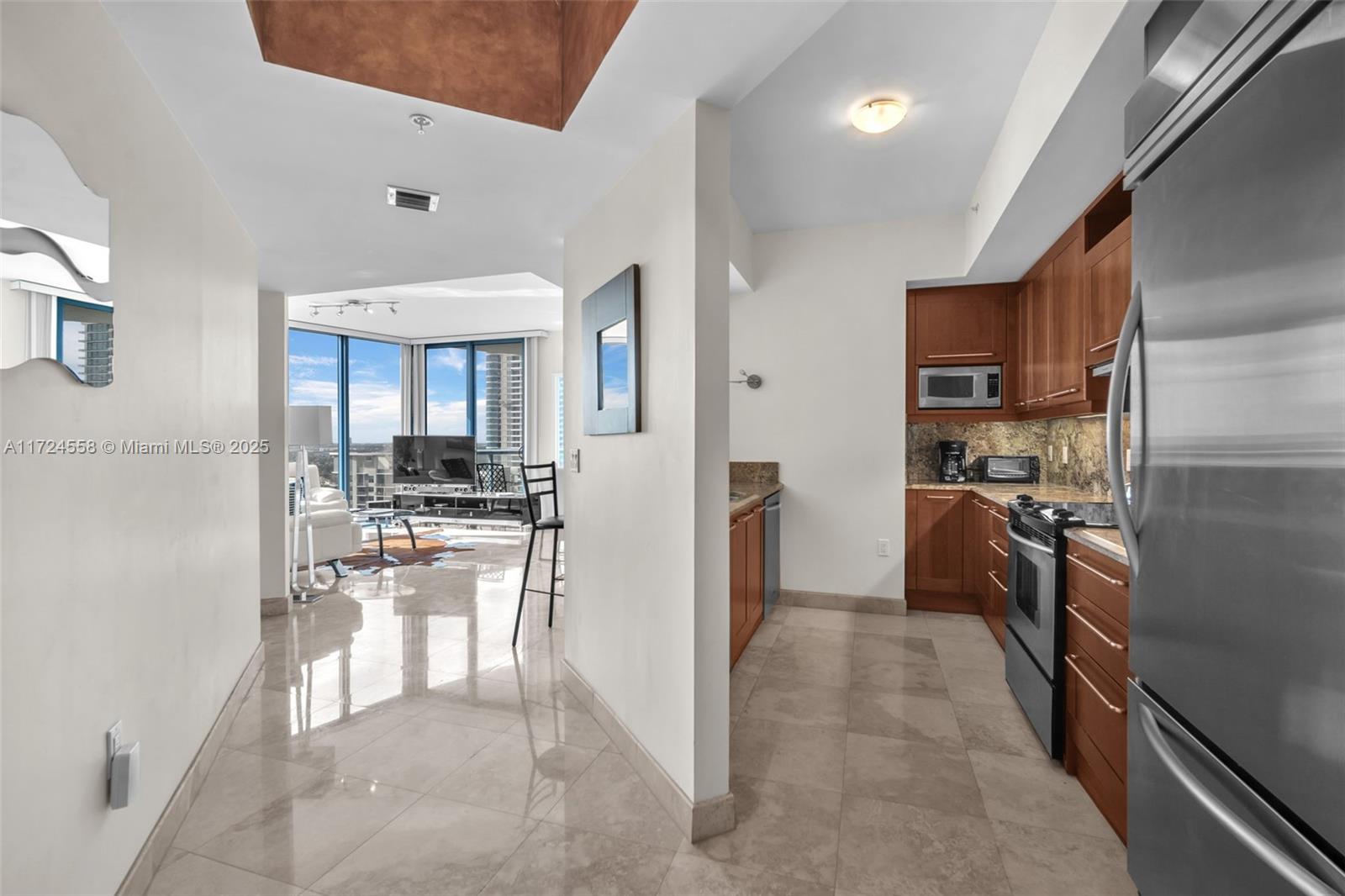 LAS OLAS RIVER HOUSE COND - Residential