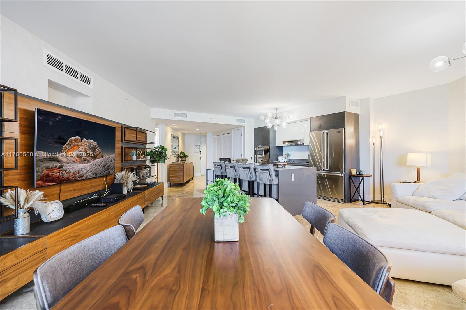 BAY HARBOUR ISLAND - Residential Lease