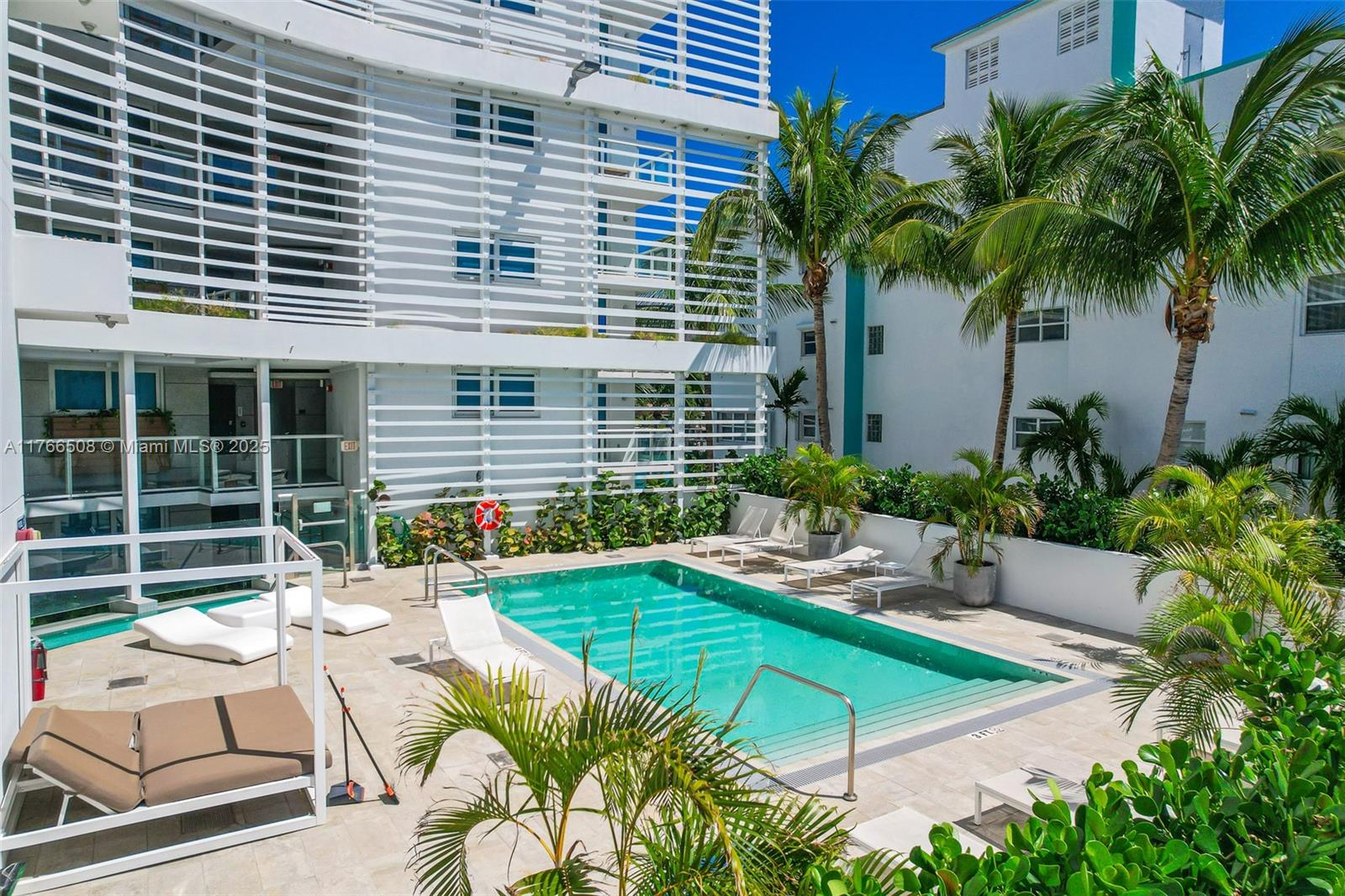 BAY HARBOUR ISLAND - Residential Lease