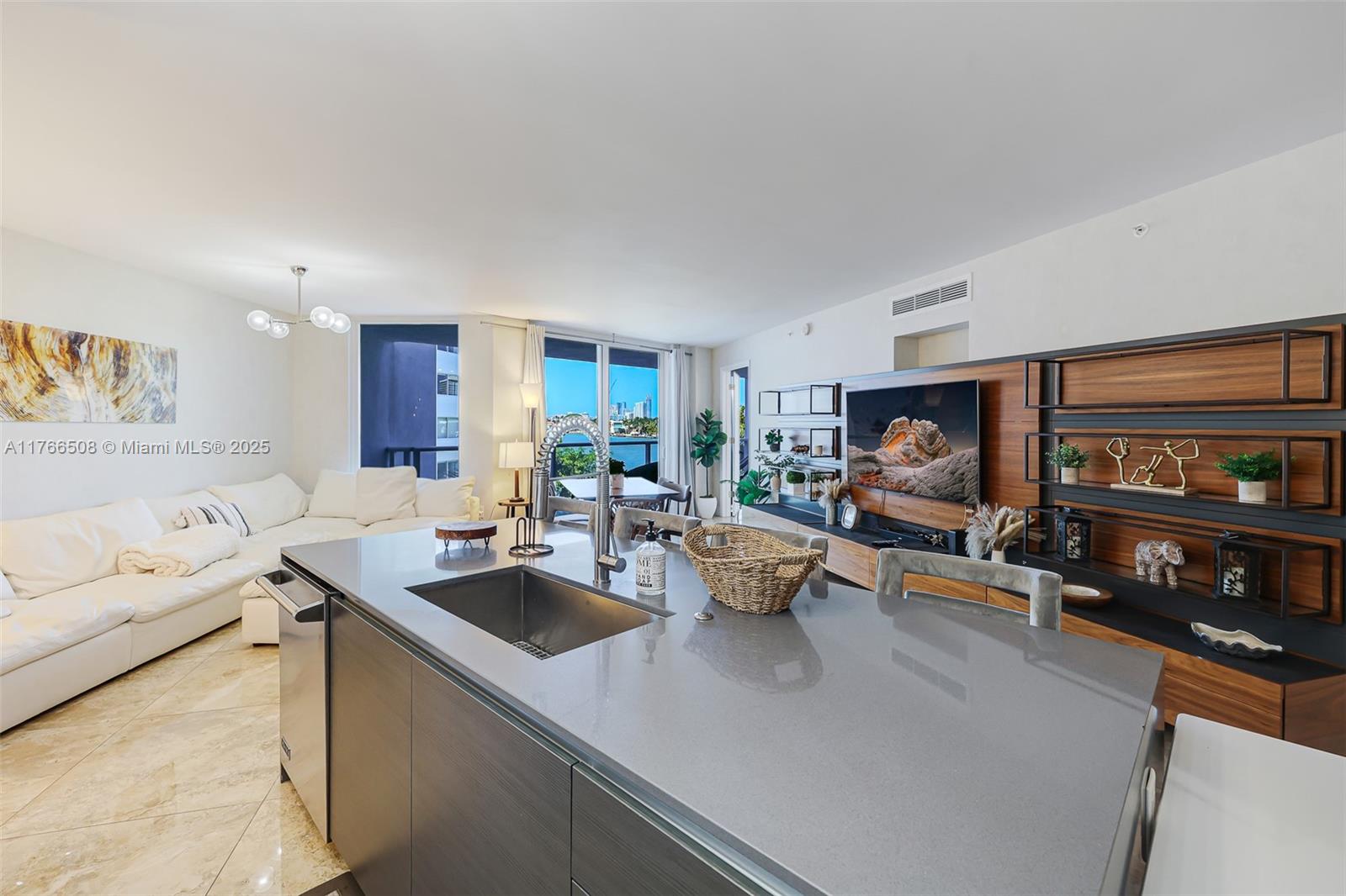 BAY HARBOUR ISLAND - Residential Lease