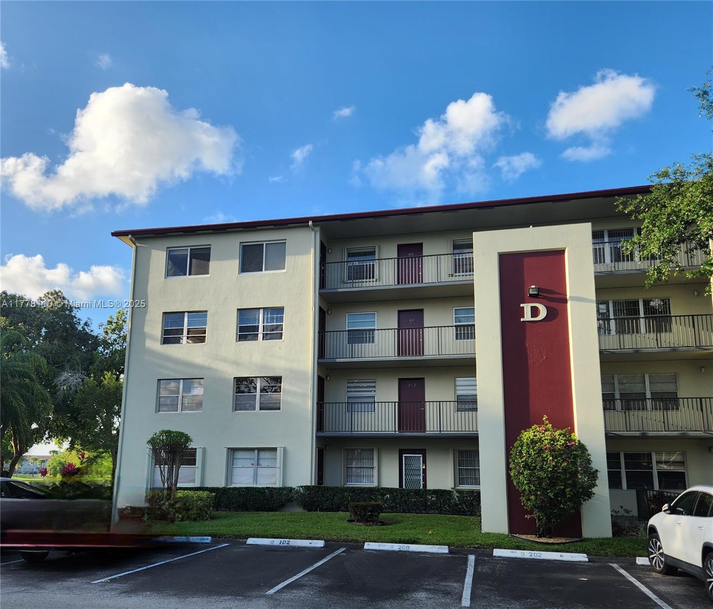 Property for Sale at 13255 Sw 7th Ct 401D, Pembroke Pines, Miami-Dade County, Florida - Bedrooms: 2 
Bathrooms: 2  - $245,000