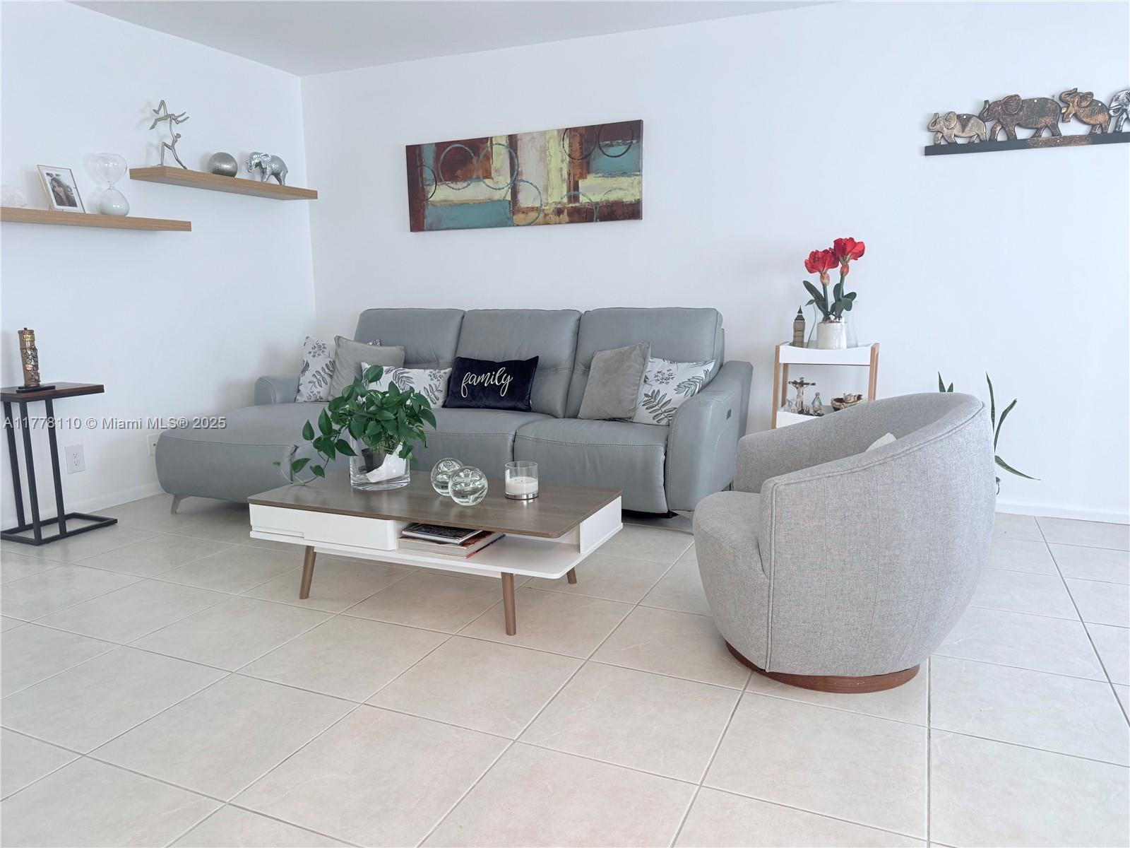 KINGSLEY AT CENTURY VILLA - Residential