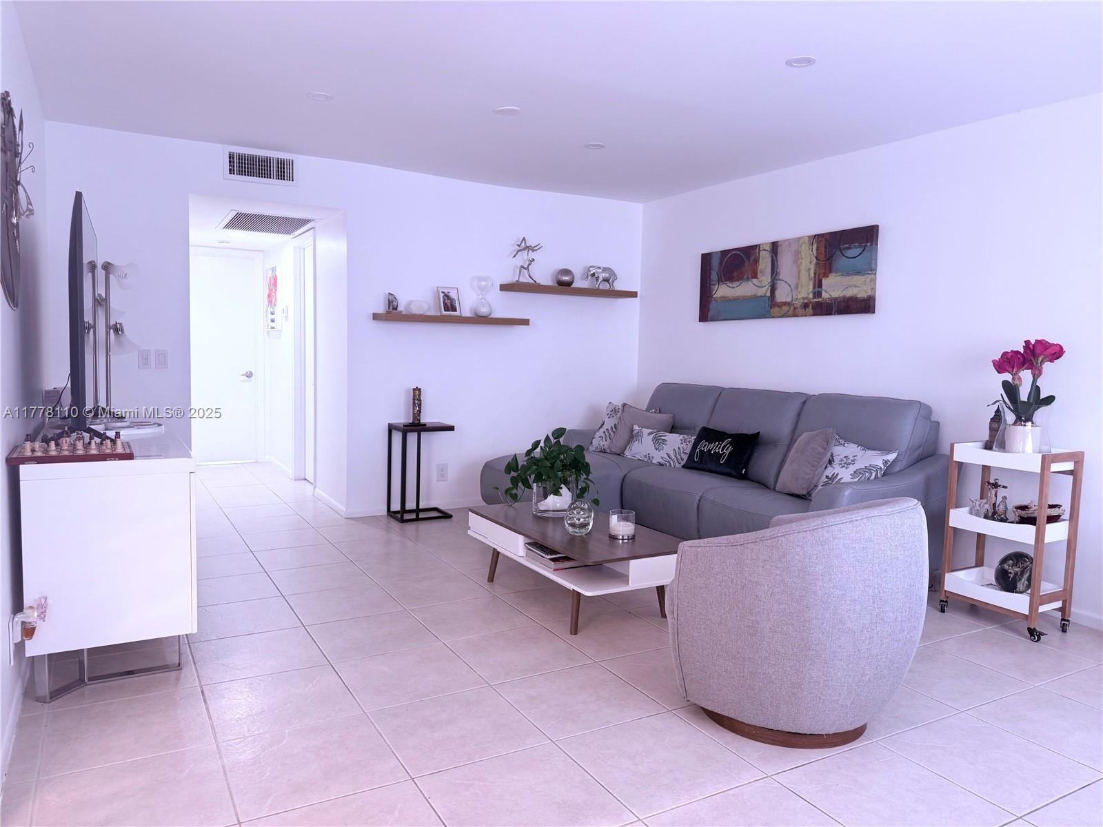 KINGSLEY AT CENTURY VILLA - Residential