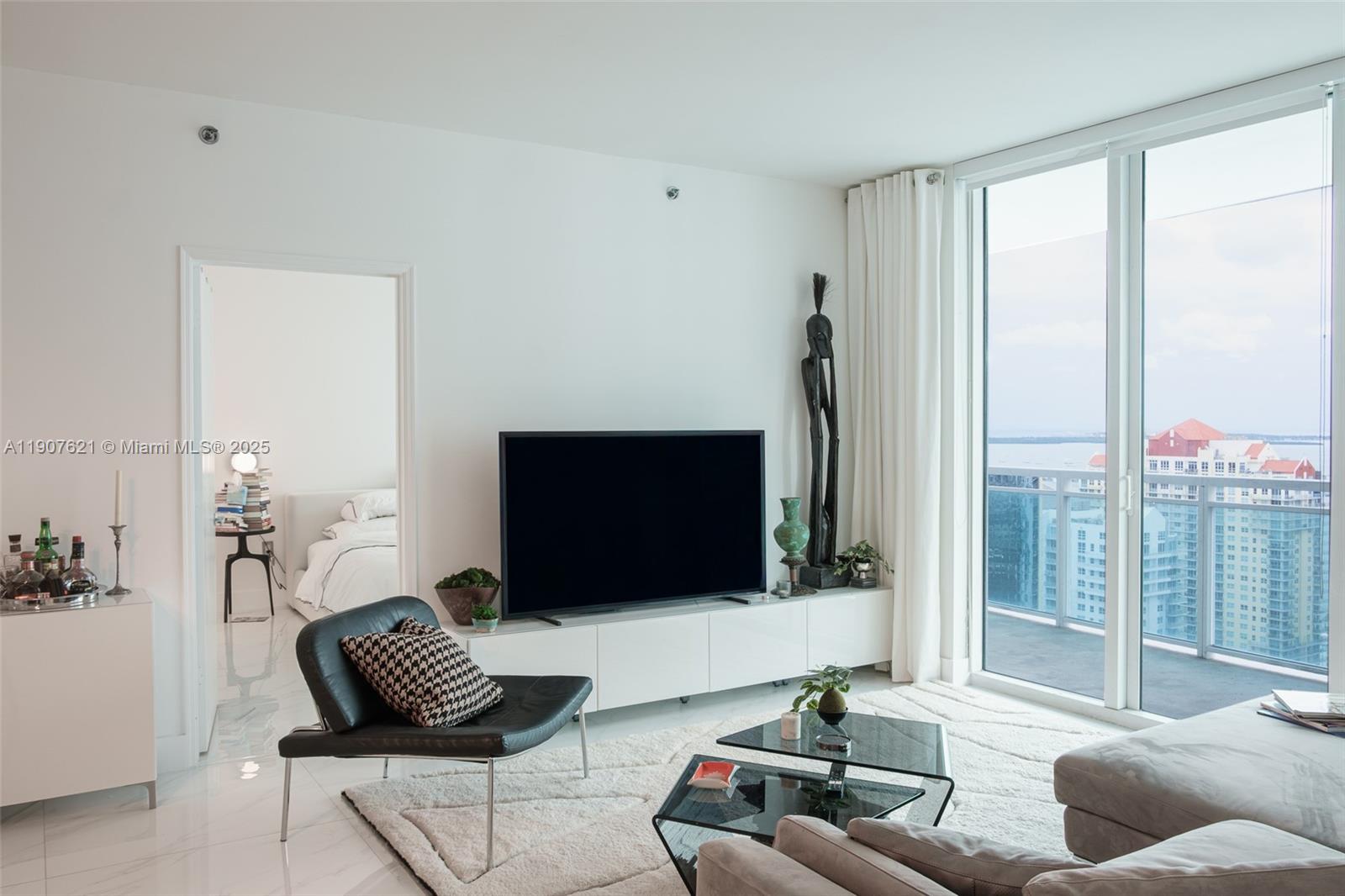 THE PLAZA 851 BRICKELL CO - Residential