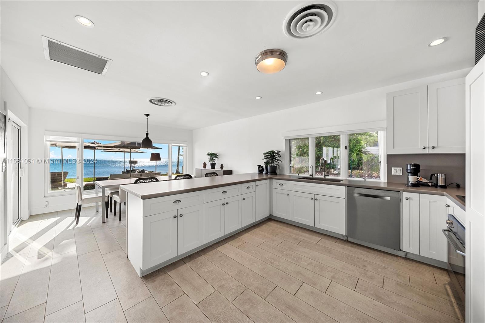 MASHTA ISLAND A REPLAT OF - Residential