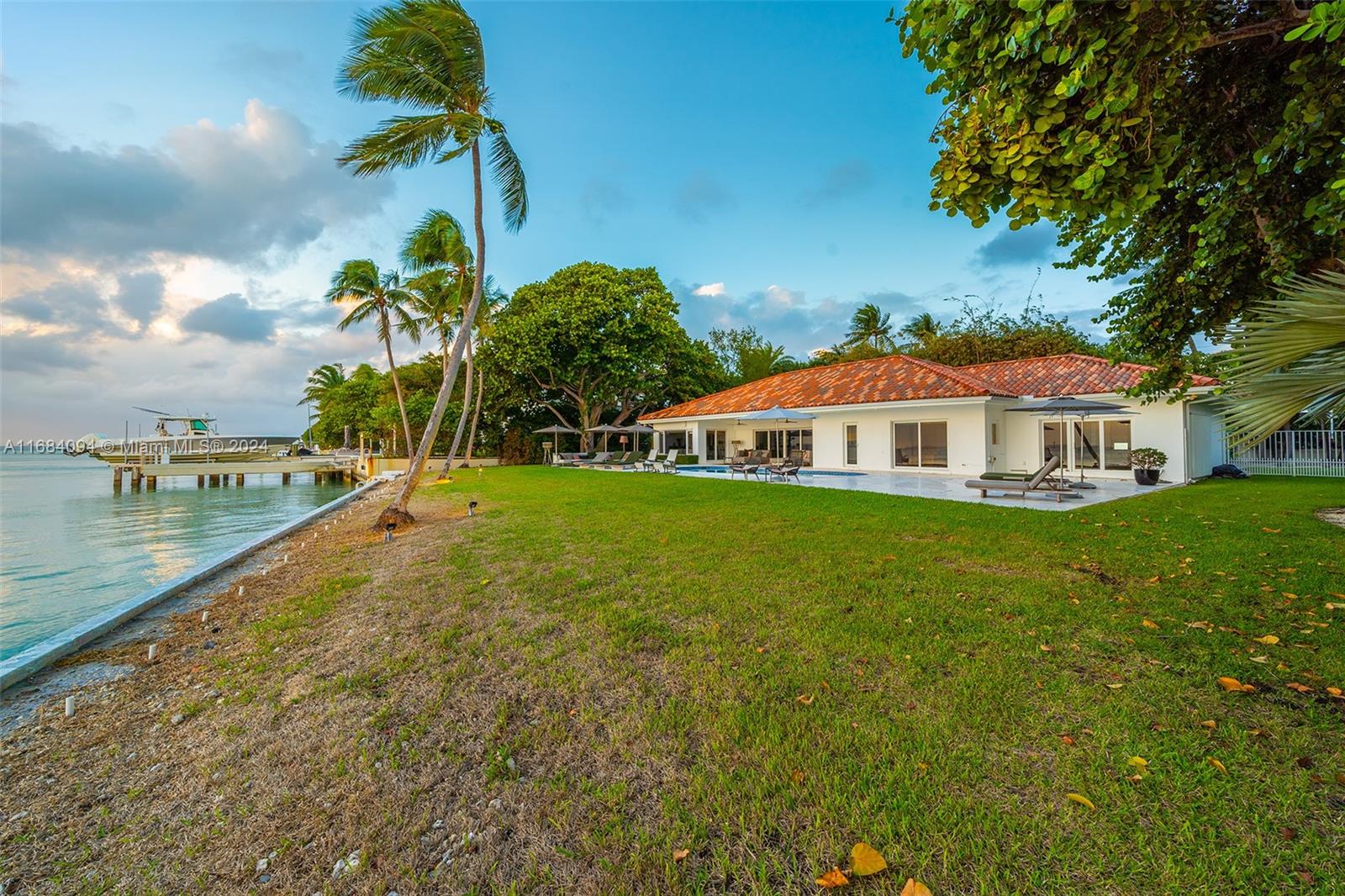 MASHTA ISLAND A REPLAT OF - Residential