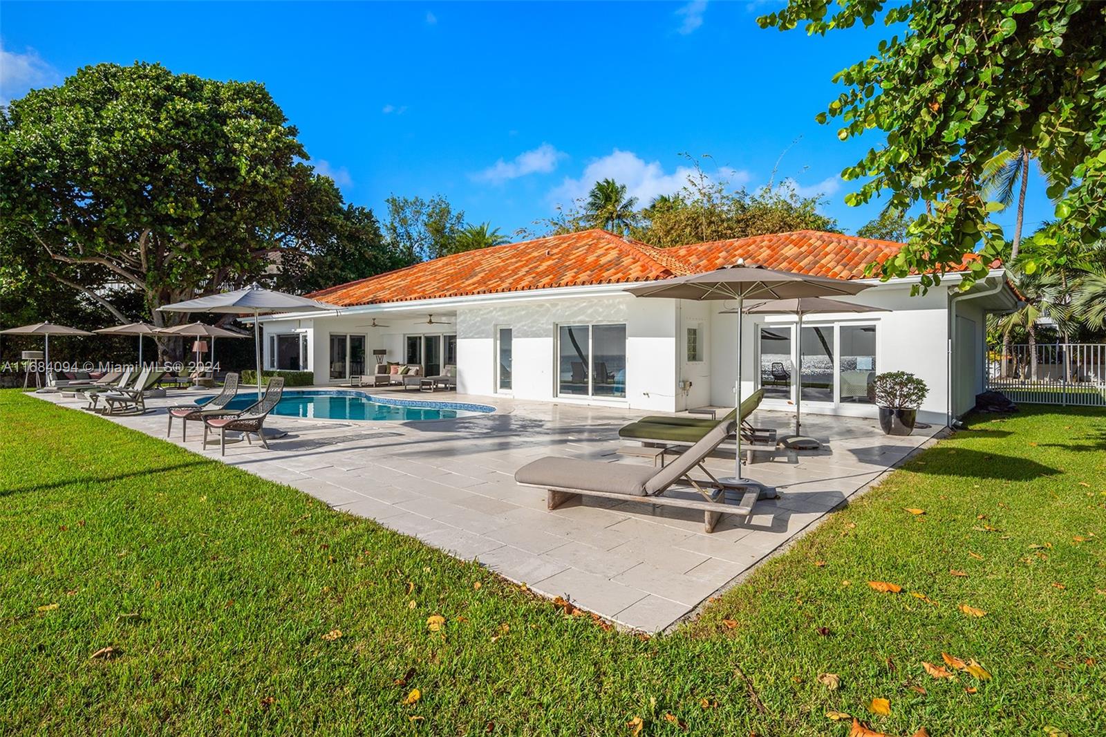 MASHTA ISLAND A REPLAT OF - Residential