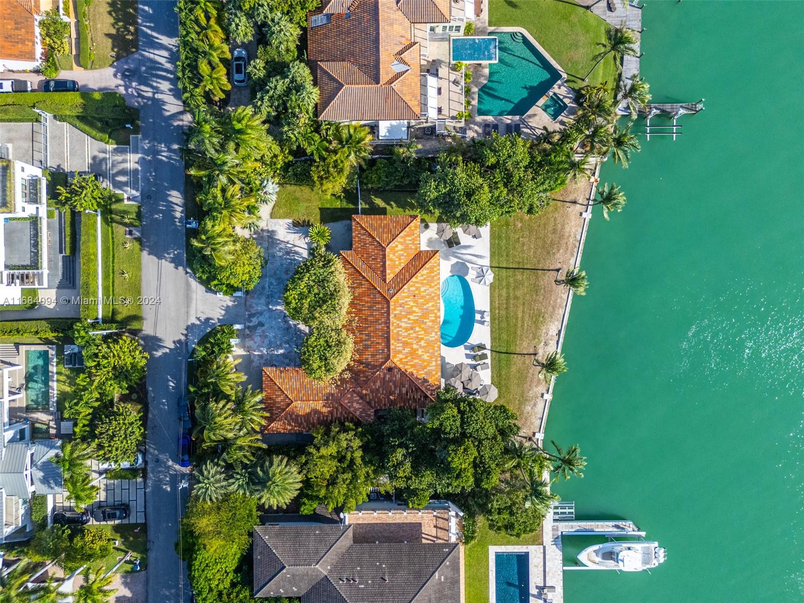 MASHTA ISLAND A REPLAT OF - Residential