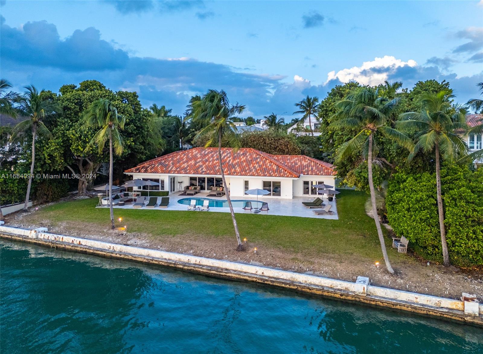 MASHTA ISLAND A REPLAT OF - Residential