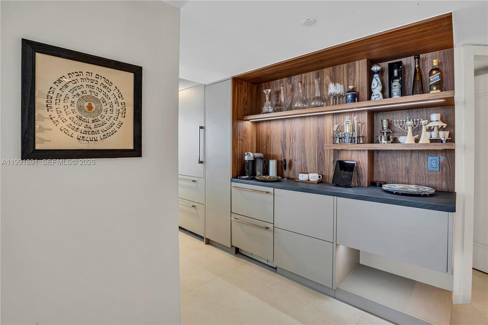 OCEANIA III CONDO - Residential