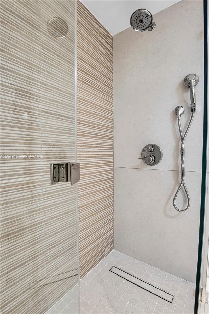 OCEANIA III CONDO - Residential